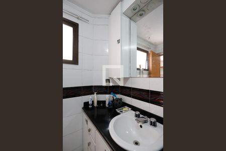 Apartamento à venda com 365m², 4 quartos e 4 vagasBanheiro da Suíte 1