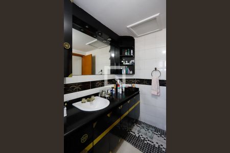 Apartamento à venda com 365m², 4 quartos e 4 vagasBanheiro da Suíte 2