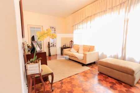 Casa à venda com 264m², 3 quartos e 2 vagasSala