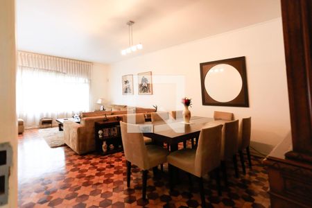 Casa à venda com 264m², 3 quartos e 2 vagasSala