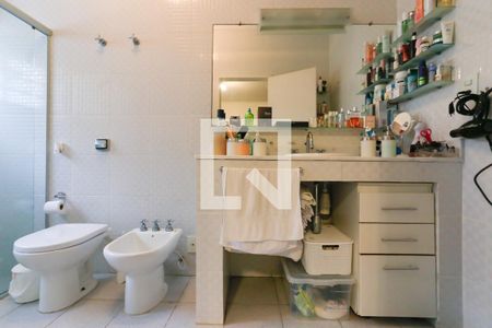 Casa à venda com 264m², 3 quartos e 2 vagasBanheiro da Suíte 1