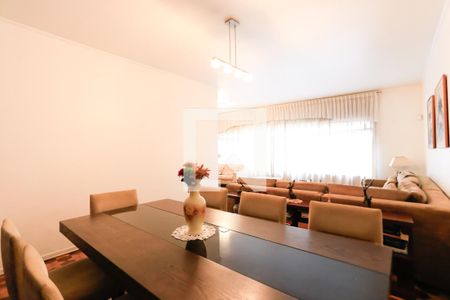 Casa à venda com 264m², 3 quartos e 2 vagasSala