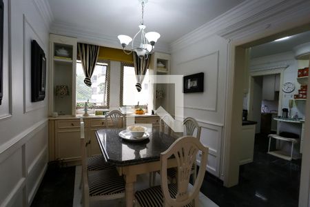 Apartamento à venda com 165m², 3 quartos e 3 vagasCopa