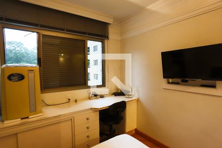 Apartamento à venda com 165m², 3 quartos e 3 vagasSuíte 2