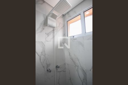 Casa à venda com 420m², 3 quartos e 6 vagasChuveiro do Banheiro da Suíte 3