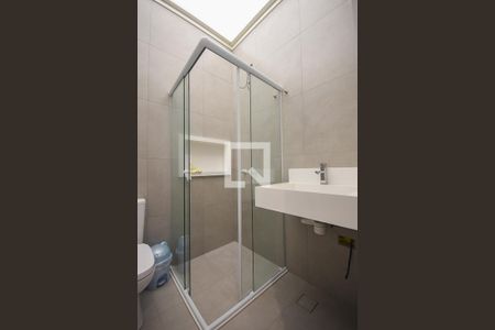 Casa à venda com 420m², 3 quartos e 6 vagasBanheiro Suíte 2