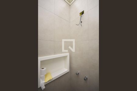 Casa à venda com 420m², 3 quartos e 6 vagasChuveiro do Banheiro da Suíte 2