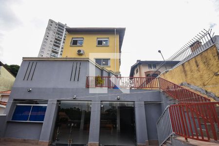 Casa à venda com 420m², 3 quartos e 6 vagasFachada Posterior
