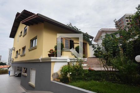 Casa à venda com 420m², 3 quartos e 6 vagasFachada