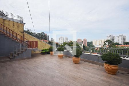 Casa à venda com 420m², 3 quartos e 6 vagasQuintal
