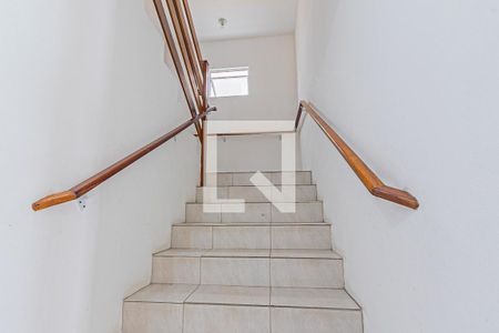 Apartamento para alugar com 68m², 2 quartos e 1 vaga Apartamento para alugar com 68m², 2 quartos e 1 vagaEscada