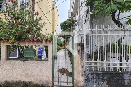 Apartamento para alugar com 60m², 2 quartos e 1 vagaFachada do Condomínio com placa