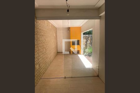 Casa de condomínio à venda com 180m², 3 quartos e 4 vagasFoto