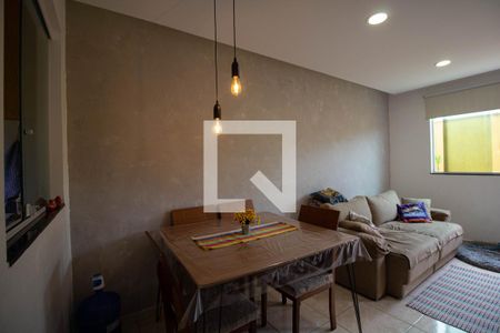 Sala de casa de condomínio à venda com 2 quartos, 58m² em Parada Xv de Novembro, São Paulo