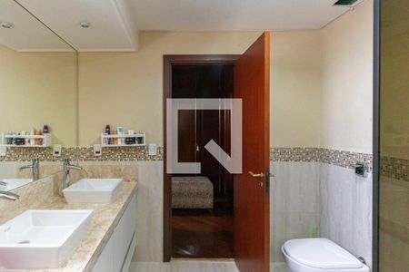 Apartamento à venda com 256m², 4 quartos e 3 vagasBanheiro da Suíte 2