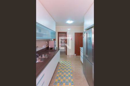 Apartamento à venda com 256m², 4 quartos e 3 vagasCozinha