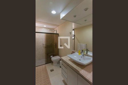 Apartamento à venda com 256m², 4 quartos e 3 vagasBanheiro