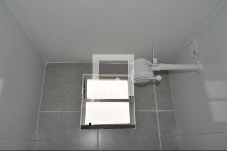 Banheiro de kitnet/studio para alugar com 1 quarto, 25m² em Engenho de Dentro, Rio de Janeiro