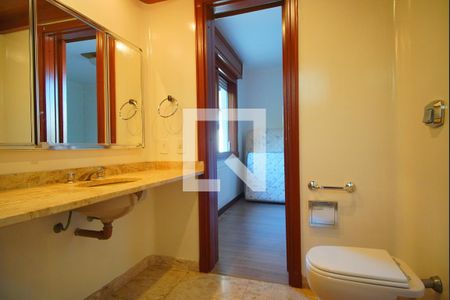 Banheiro da Suíte de apartamento à venda com 4 quartos, 153m² em Rio Branco, Porto Alegre