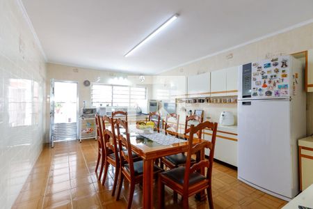 Casa à venda com 200m², 3 quartos e 2 vagas Casa à venda com 200m², 3 quartos e 2 vagasCozinha