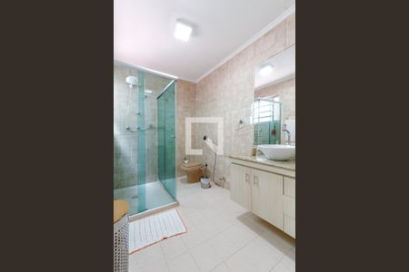 Casa à venda com 200m², 3 quartos e 2 vagas Casa à venda com 200m², 3 quartos e 2 vagasBanheiro