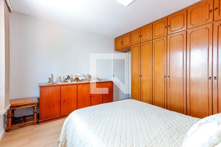 Casa à venda com 200m², 3 quartos e 2 vagas Casa à venda com 200m², 3 quartos e 2 vagasQuarto 3