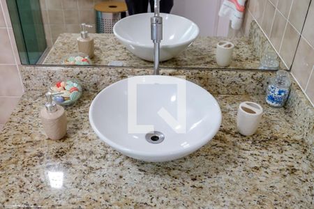 Casa à venda com 200m², 3 quartos e 2 vagas Casa à venda com 200m², 3 quartos e 2 vagasBanheiro