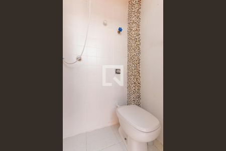 Casa à venda com 200m², 3 quartos e 2 vagas Casa à venda com 200m², 3 quartos e 2 vagasBanheiro de Serviço