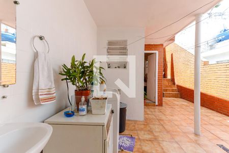 Casa à venda com 200m², 3 quartos e 2 vagas Casa à venda com 200m², 3 quartos e 2 vagasÁrea de Serviço