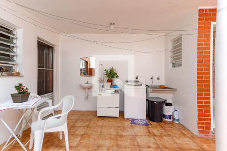 Casa à venda com 200m², 3 quartos e 2 vagas Casa à venda com 200m², 3 quartos e 2 vagasÁrea de Serviço