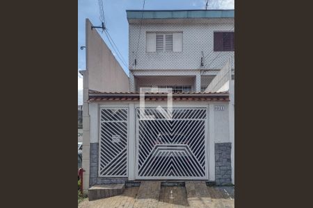 Casa à venda com 200m², 3 quartos e 2 vagas Casa à venda com 200m², 3 quartos e 2 vagasFachada