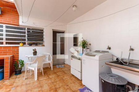 Casa à venda com 200m², 3 quartos e 2 vagas Casa à venda com 200m², 3 quartos e 2 vagasÁrea de Serviço