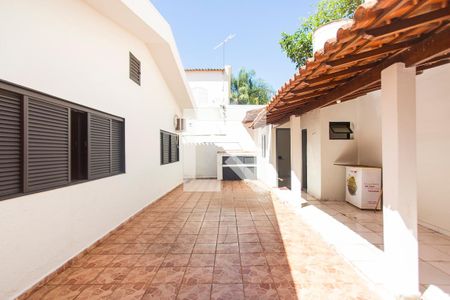 Casa para alugar com 360m², 4 quartos e 3 vagas Casa para alugar com 360m², 4 quartos e 3 vagasÁrea de Serviço