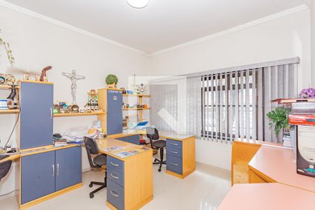 Casa à venda com 390m², 4 quartos e 4 vagasEscritório