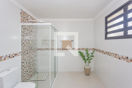 Casa à venda com 390m², 4 quartos e 4 vagasBanheiro da Suíte 2