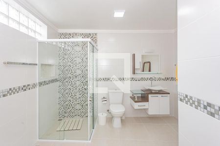 Casa à venda com 390m², 4 quartos e 4 vagasBanheiro da Suíte 1