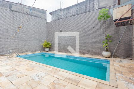 Casa à venda com 390m², 4 quartos e 4 vagasÁrea comum - Piscina