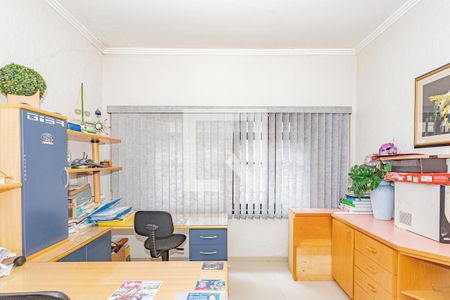 Casa à venda com 390m², 4 quartos e 4 vagasEscritório