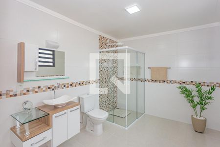 Casa à venda com 390m², 4 quartos e 4 vagasBanheiro da Suíte 2