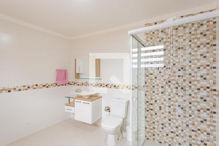 Casa à venda com 390m², 4 quartos e 4 vagasBanheiro da Suíte 2