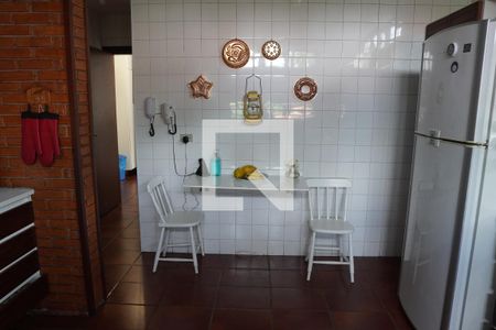 Casa à venda com 572m², 6 quartos e 4 vagasCozinha