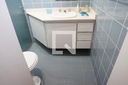 Casa à venda com 572m², 6 quartos e 4 vagasBanheiro da Suíte 2