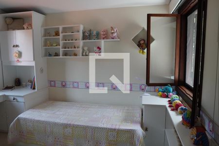 Casa à venda com 572m², 6 quartos e 4 vagasQuarto 2