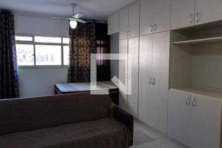 SALA/QUARTO de kitnet/studio para alugar com 1 quarto, 38m² em Centro, Campinas