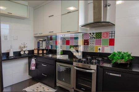 Apartamento à venda com 230m², 3 quartos e 2 vagasCozinha 