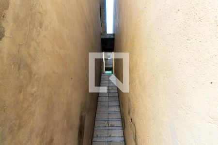 Casa à venda com 210m², 3 quartos e 2 vagasEscada