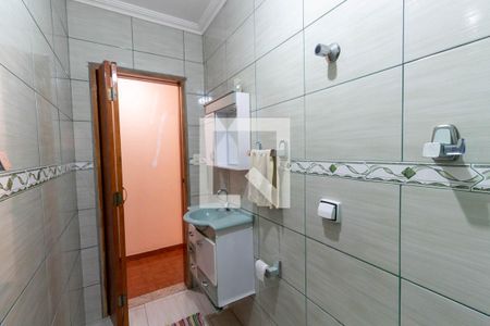 Casa à venda com 210m², 3 quartos e 2 vagasBanheiro 2