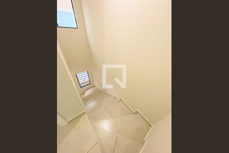 Apartamento para alugar com 60m², 2 quartos e 1 vagaEscada