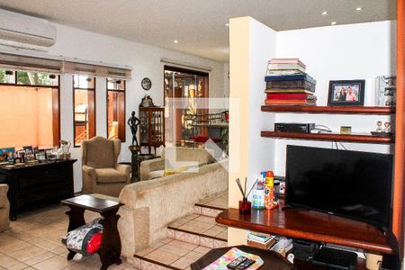 Sala de casa para alugar com 3 quartos, 220m² em Vila Ipojuca, São Paulo