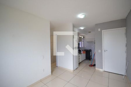 Sala de apartamento para alugar com 2 quartos, 45m² em Cerâmica, Nova Iguaçu